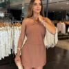 Macaquinho Curto Fashion - Marrom