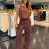 Calça Social Pantalona Detalhe Bolso - Marrom