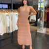 Vestido Longo Tricô Frente Única Detalhe Babado - Caramelo