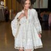 Vestido Curto Boho em Renda com Mangas Flare - Off White