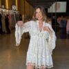 Vestido Curto Boho em Renda com Mangas Flare - Off White